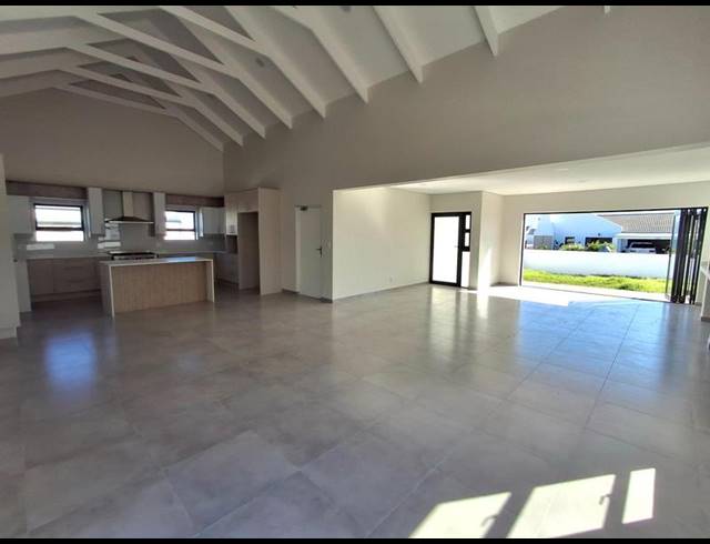 3 BEDROOM HOUSE FOR SALE IN BRITANNIA BAY